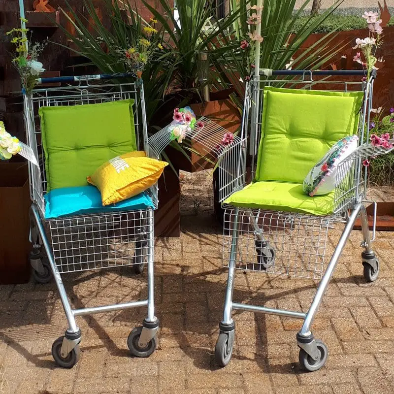 Fancy Tuinstoel van gerecyclede winkelwagen