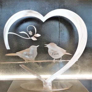 Hart met vogels en namen op voet RVS