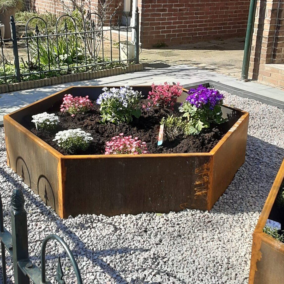 Maatwerk Cortenstalen plantenbakken